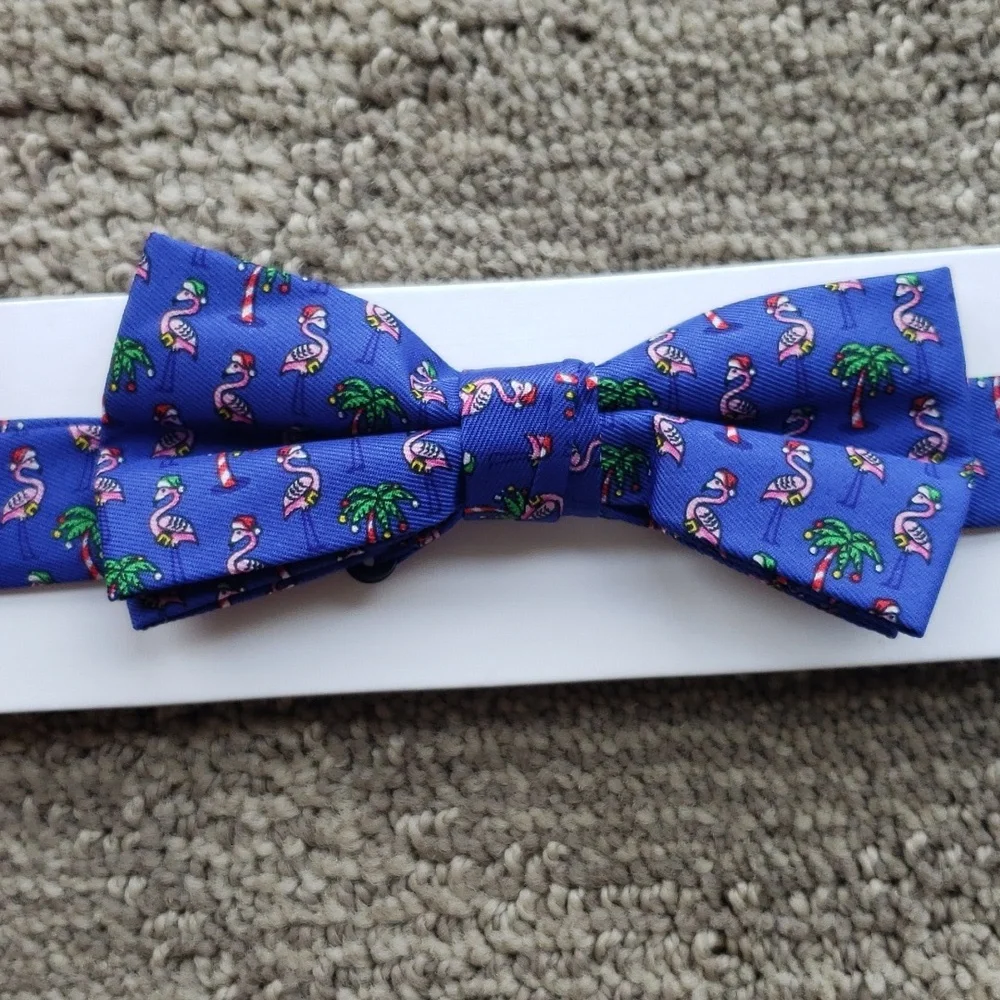 Flamingo bow tie.